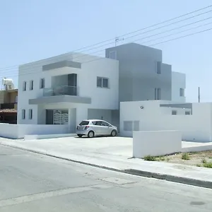 Apartment Tico Court, Perivolia